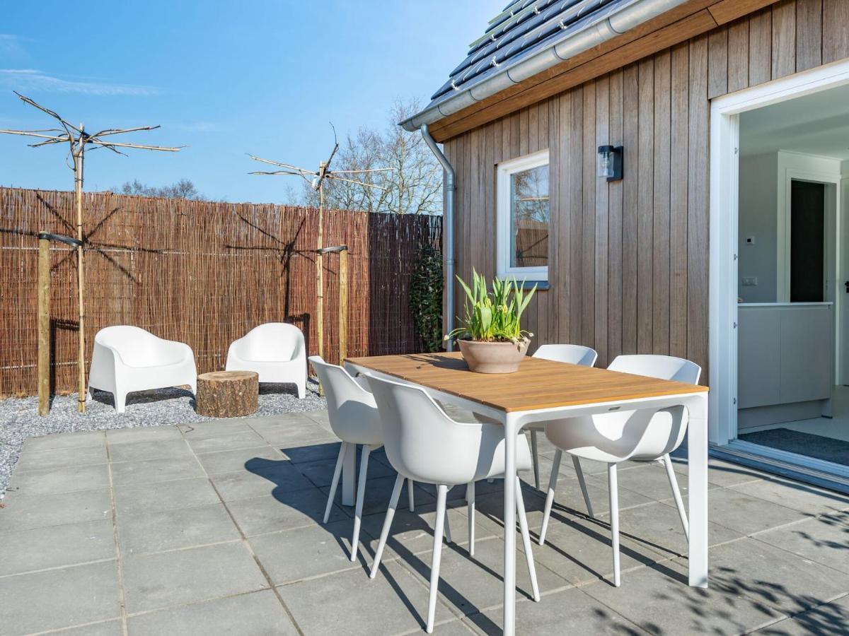 Cosy Holiday Home In Oostkapelle With A Garden Exterior photo